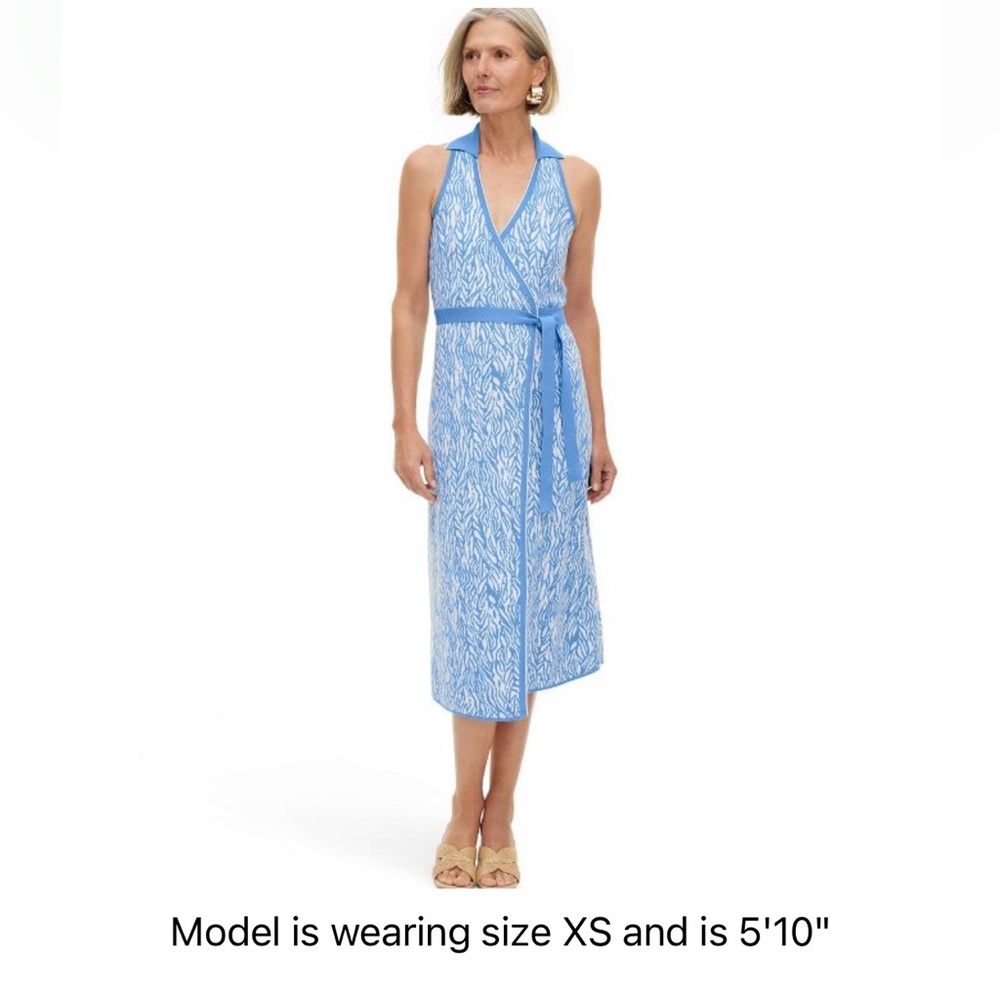 Collared Sleeveless
Blue Sweaterknit Midi Wrap Dress - DVF for Target M